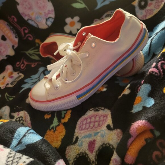 Converse shoes - Picture 2 of 4